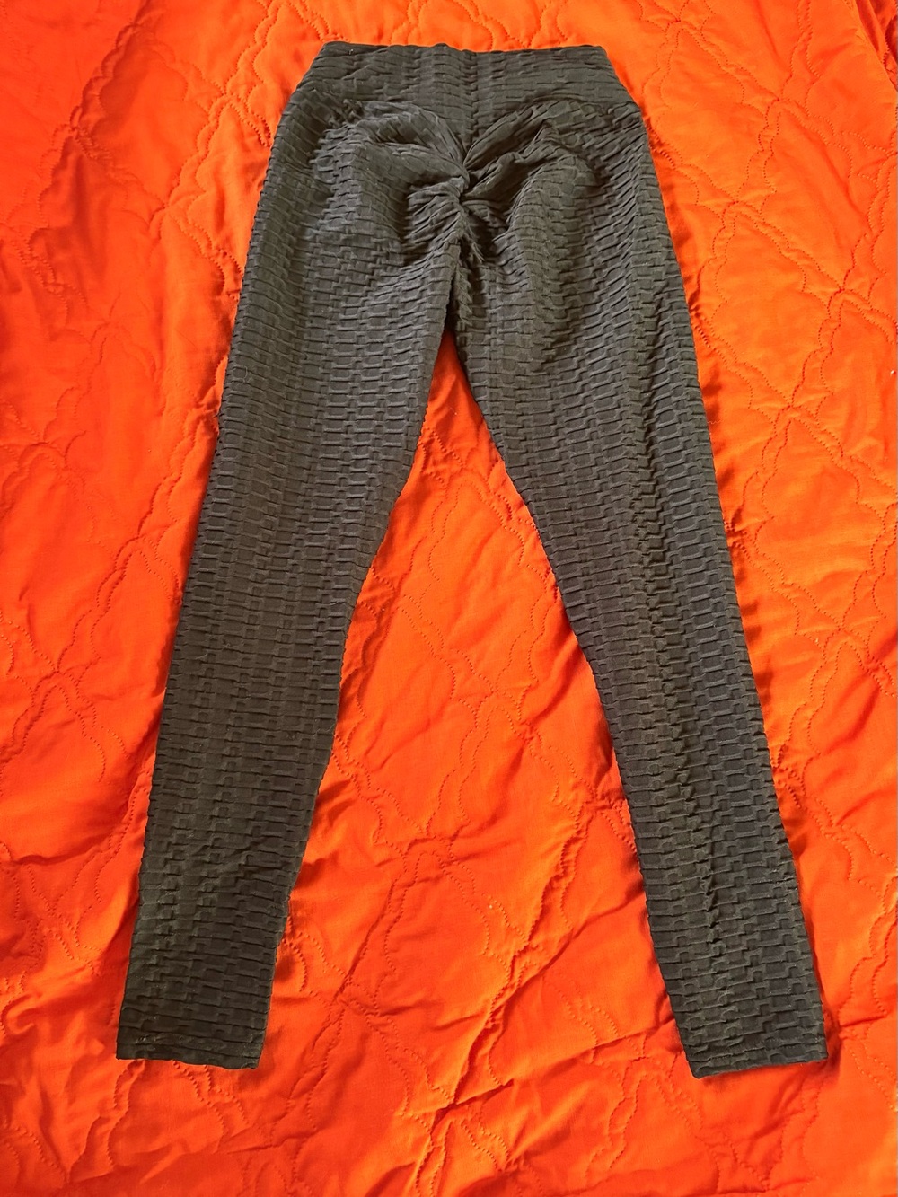 High-Waist Textured Scrunch Leggings - Black